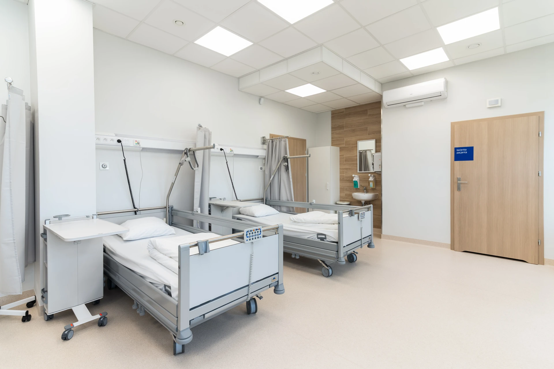 Szpital-Torun-Sale-Pacjentow-2-min.jpg