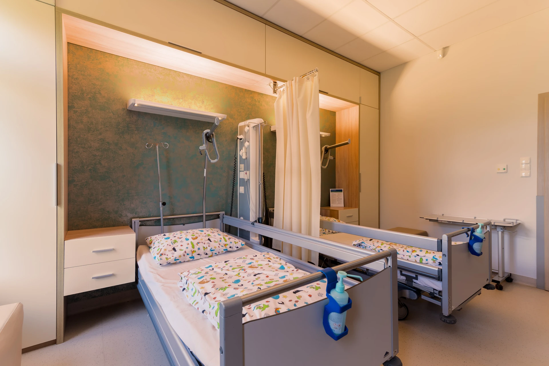 Szpital-Torun-Sale-Pacjentow-3-min.jpg