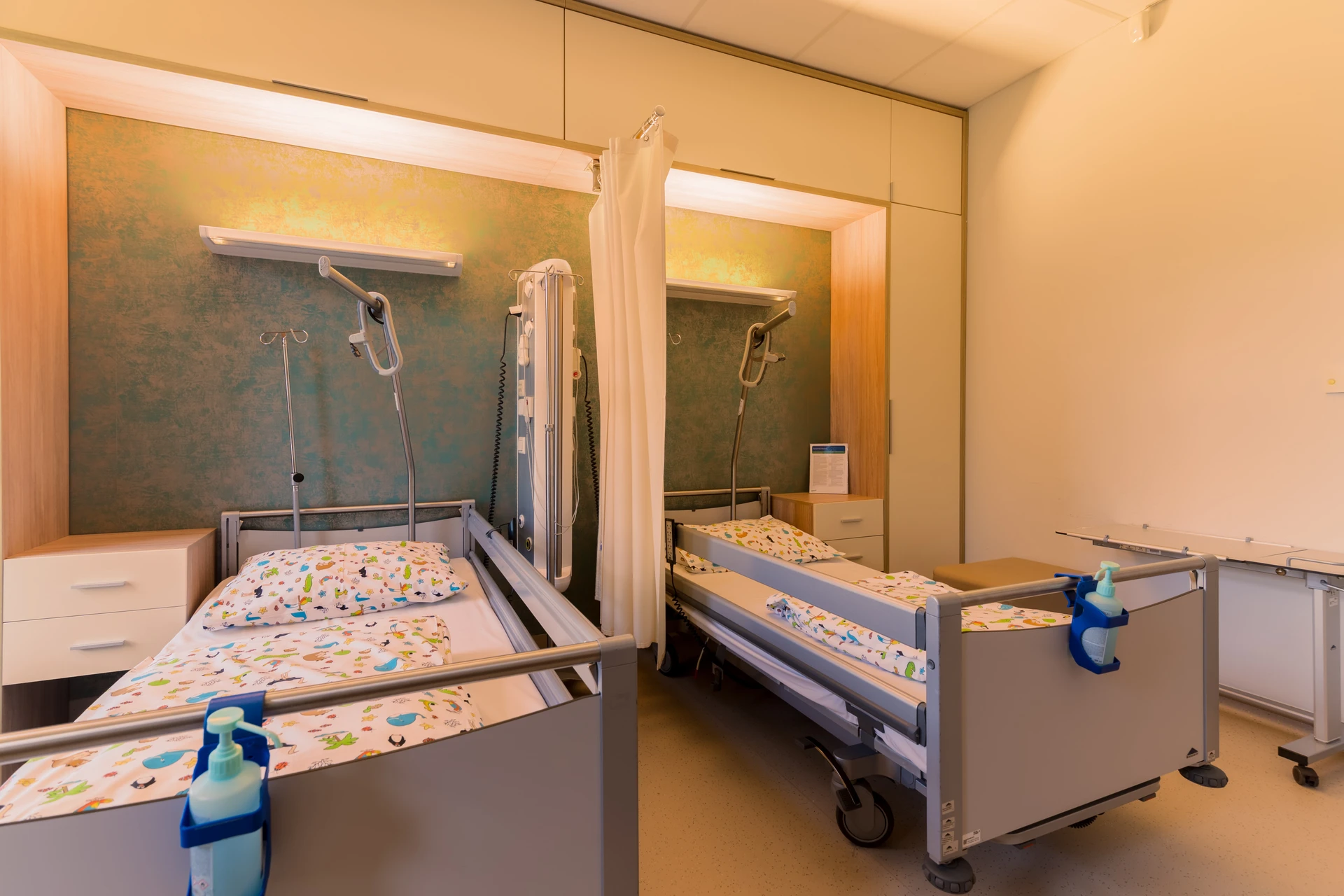 Szpital-Torun-Sale-Pacjentow-4-min.jpg